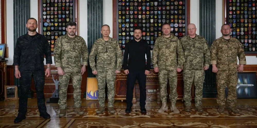 Зустріч президента Володимира Зеленського з військовим керівництвом, зокрема Євгенієм Хмарою, Михайлом Драпатим та Ігорем