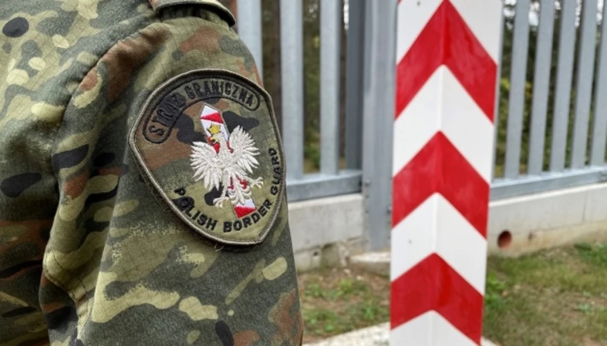Станція метро «Центр» у Варшаві, де 38-річний українець кинув рюкзак на колії