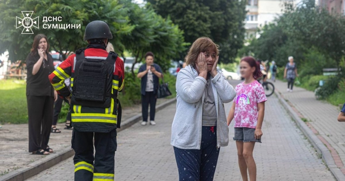 Цивільне торговельне судно горить у Чорному морі після російської атаки дрона 14 липня 2026 року
