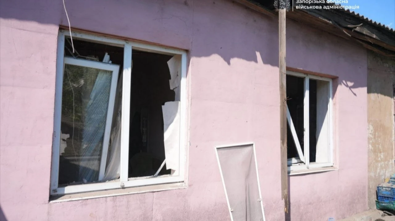 Пошкоджені приватні будинки, авто та нежитлові будівлі внаслідок удару КАБами по Запоріжжю
