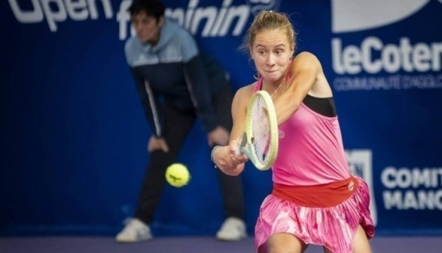 Фото Вероніки Подрез під час матчу кваліфікації WTA 250 у Празі