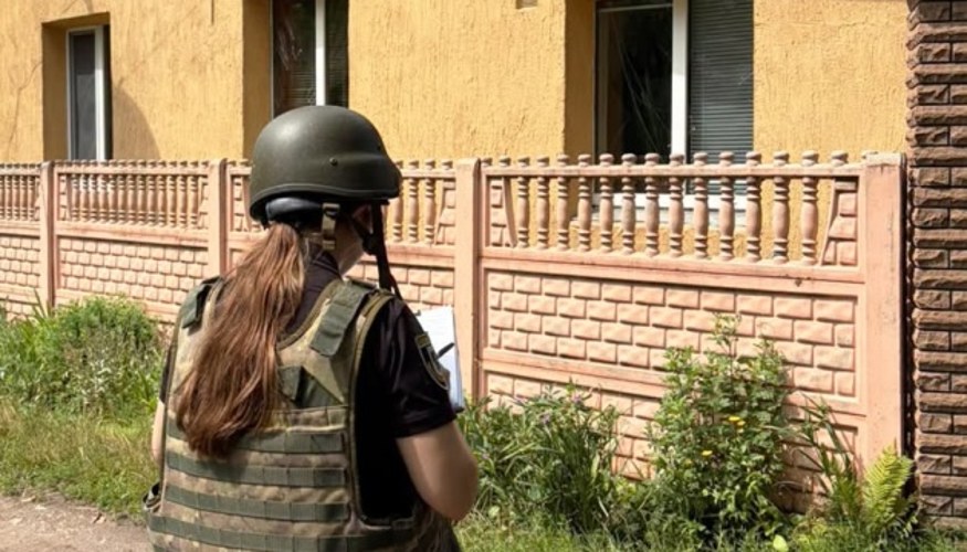 Надання допомоги пораненому в Чернігові, фото поліції