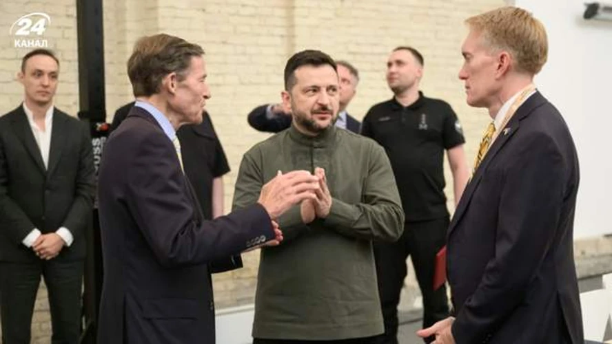 Зеленський провів зустріч із сенаторами США в Києві: санкції і Patriot