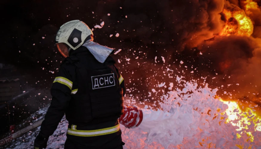 Бучанський район: внаслідок ворожої атаки загорівся цивільний склад — що підтвердили в ОВА