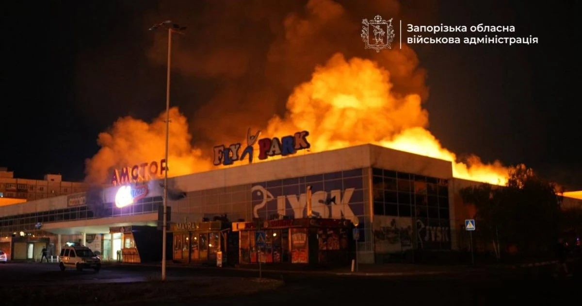 Хронологія удару РФ по ТЦ у Запоріжжі 22 вересня: що відомо